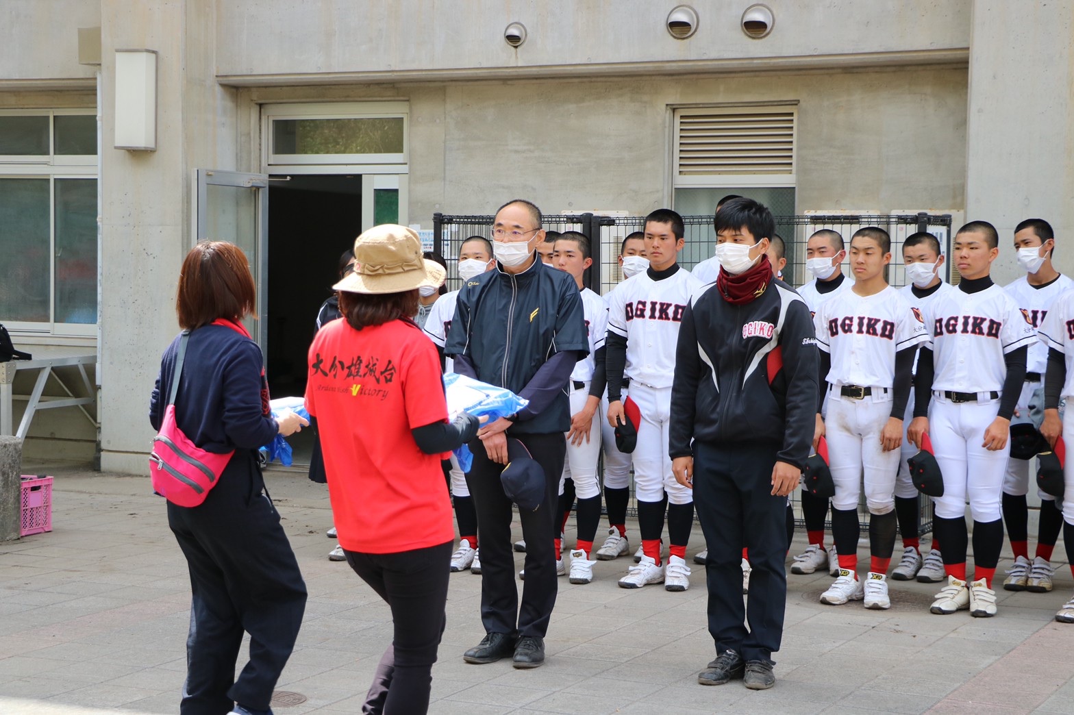 佐藤部長　石垣副部長が転任されることとなりました。