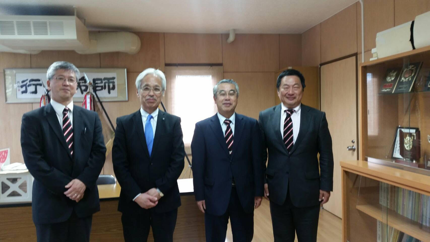 学校長にお会いしました。